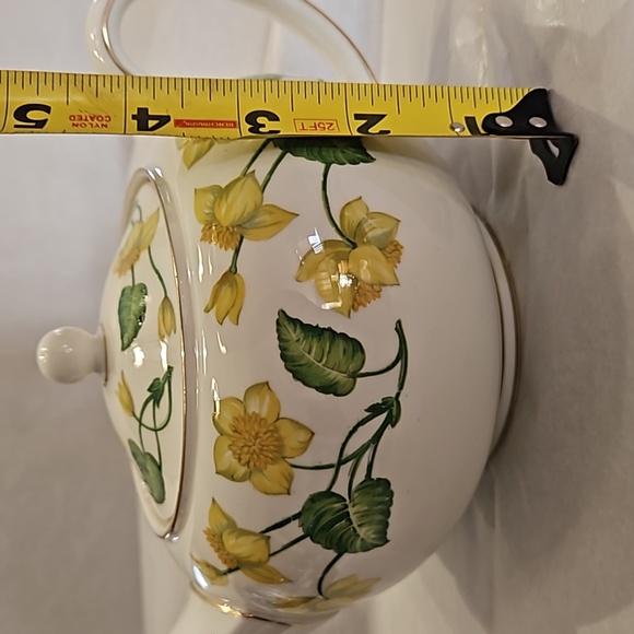 3 pc Wedgwood "King cup" pattern Teapot with Cream and Sugar. - Picture 14 of 15